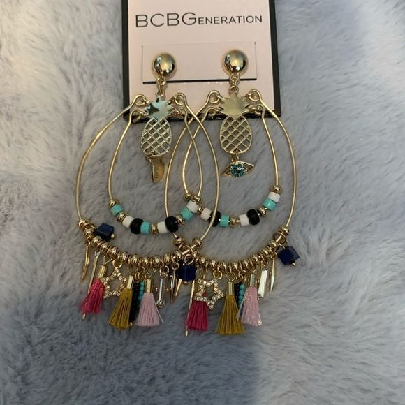 🌺BCBG Funky Statement Earrings - Picture 2 of 3